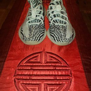 Yeezy Boost 350 V2 Zebra